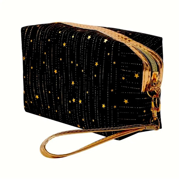 Bundle: Color Changing Jelly Lipstick, Brush Set & Cosmetic Bag - Picture 4 of 16